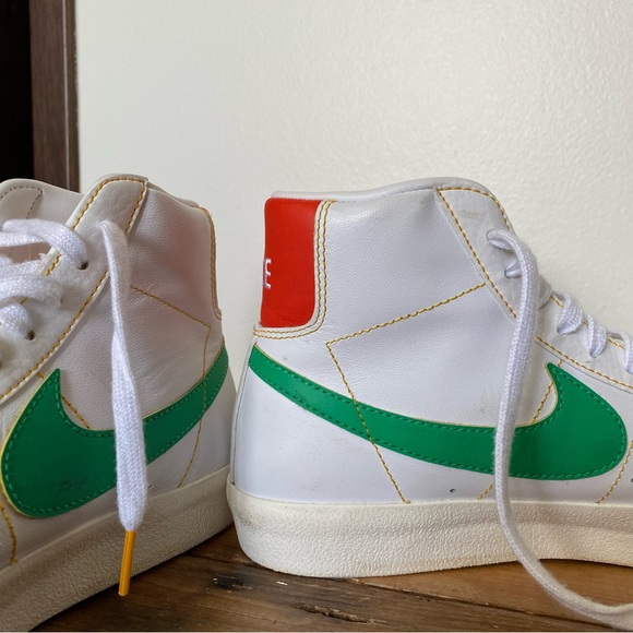 Nike Blazer Mid 77 Ragyns size-6.5 youth but would fit a woman’s 7-7.5 - Picture 2 of 4